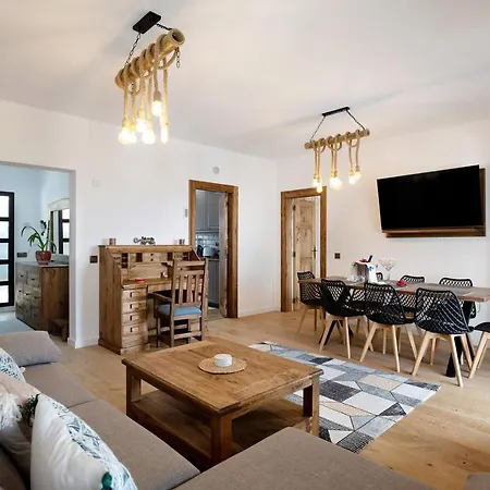 Maylands Villa *