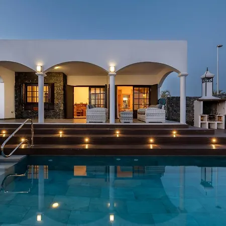 Maylands Villa *